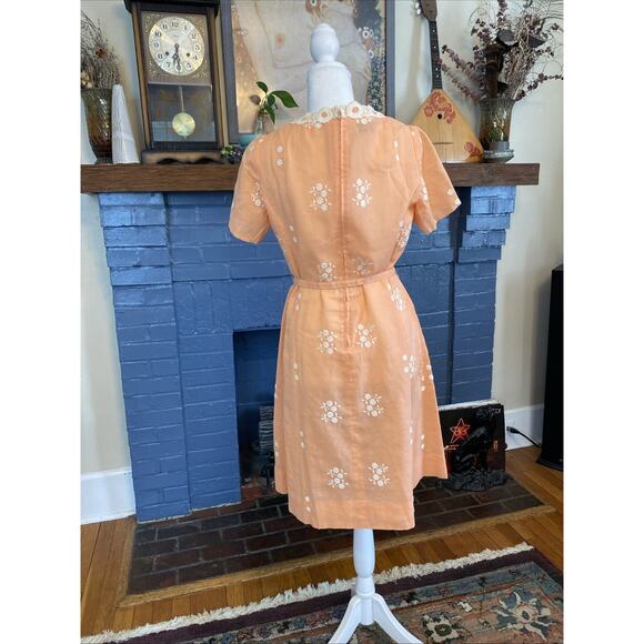 Vintage Amy Adams S Belted Embroidered Peach 1960s Mod Dress Fit Flare - Picture 3 of 12